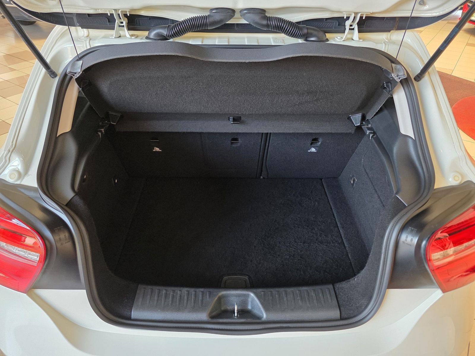 Fahrzeugabbildung Mercedes-Benz A 180 Style/Xenon/Navi/Memory/Kamera/SunSet