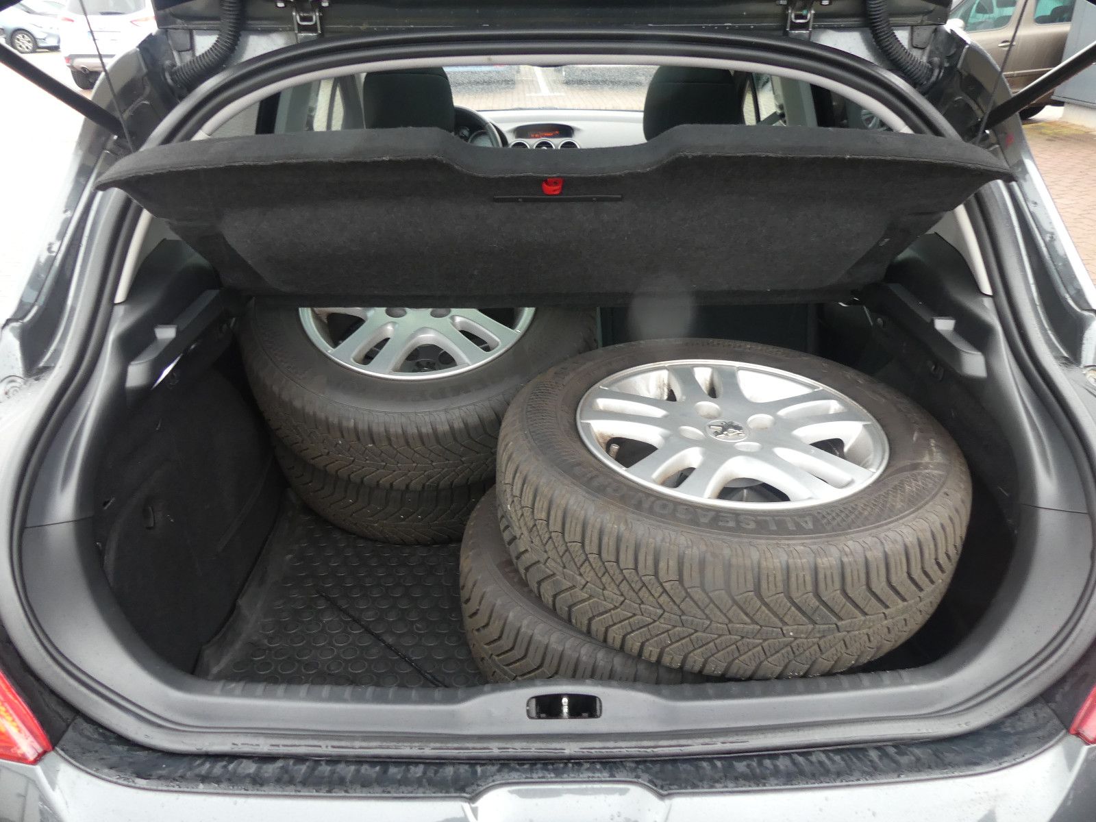 Fahrzeugabbildung Peugeot 308 Sport Plus 150 THP *PDC*SITZHZG*PANO*LM*GRA*