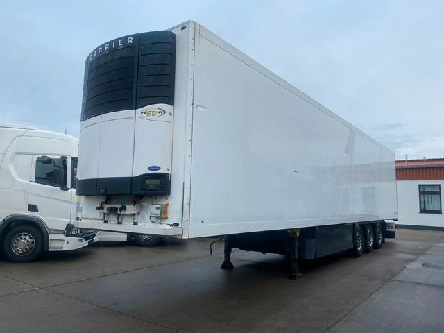 Schmitz Cargobull SKO 24 * CARRIER VECTOR 1850 MT * TRENNWAND 2 X