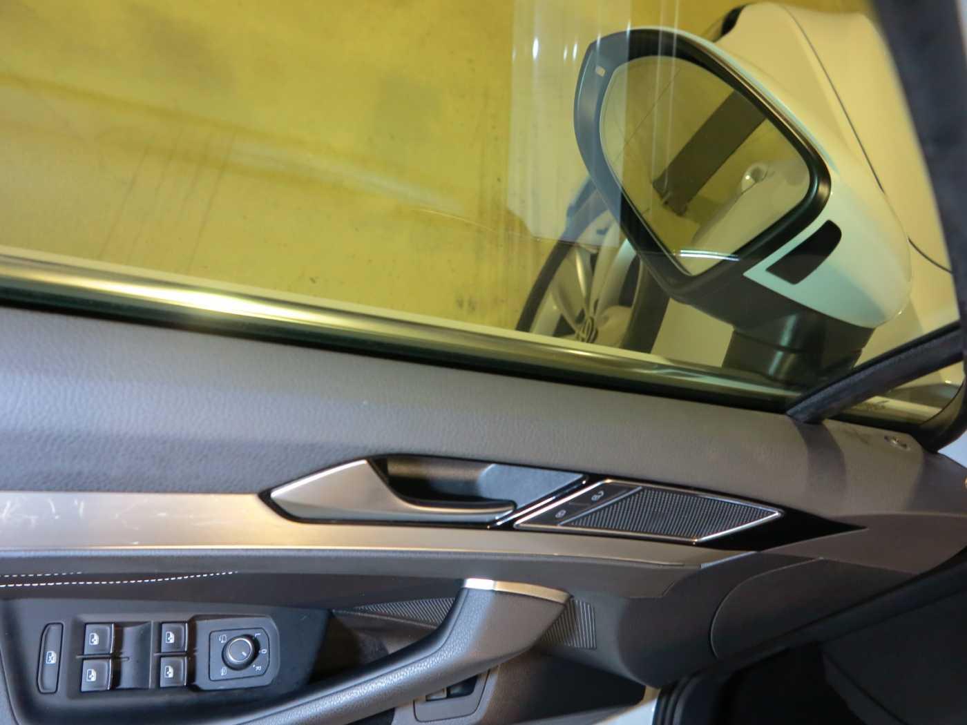 Volkswagen Passat Variant 2.0 TDI SCR DSG7 Elegance Navi