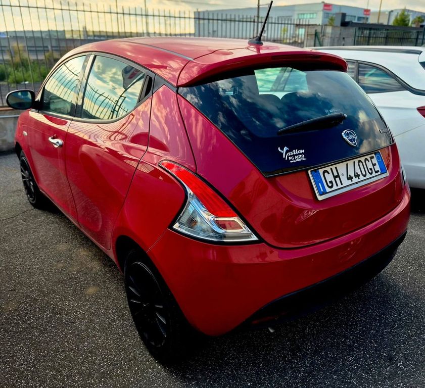 Lancia Ypsilon