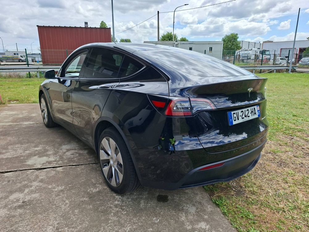 Tesla Model Y Long Range AWD 75kWh 351pk 96% SoH [ AMD imagem 2
