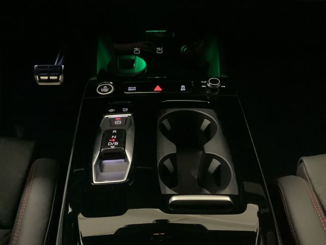 Q6 SUV e-tron quattro,Lenkrad beheizbar,Luft,Pan