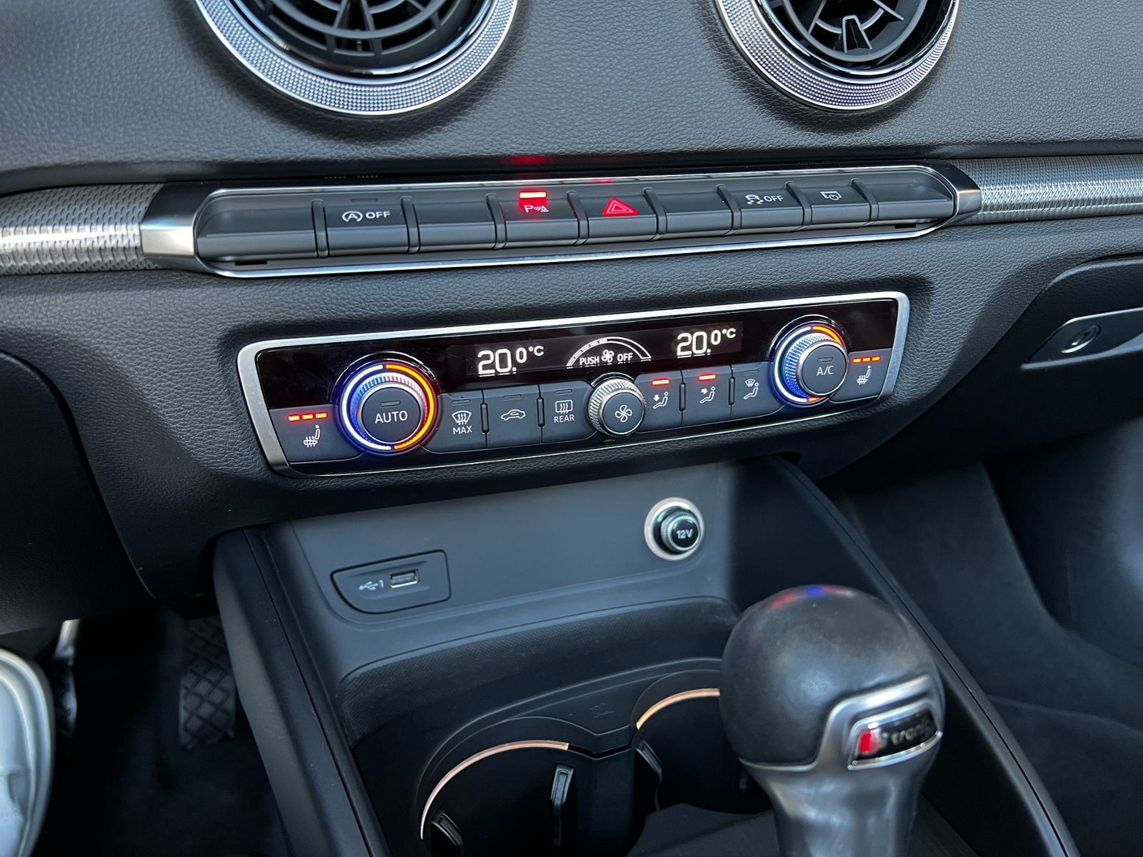 Fahrzeugabbildung Audi A3 Cabriolet 35 TFSI design LED NAVI ALU