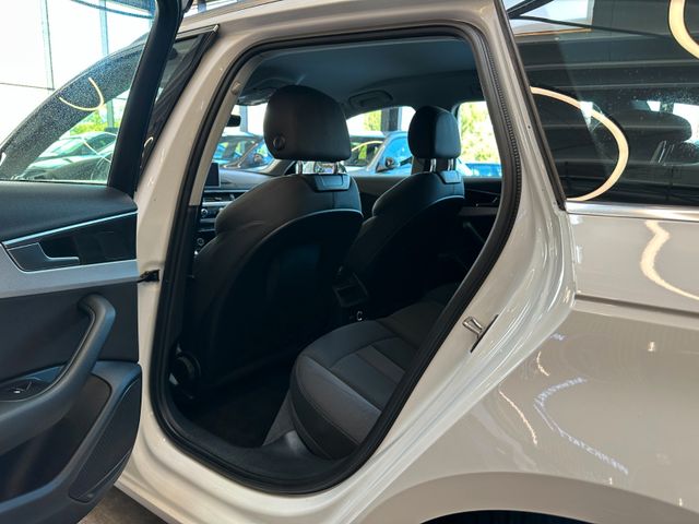 Audi A4 *ACC*AHK*NAVI*CARPLAY*2-ZONEN*SZHZ*LED*