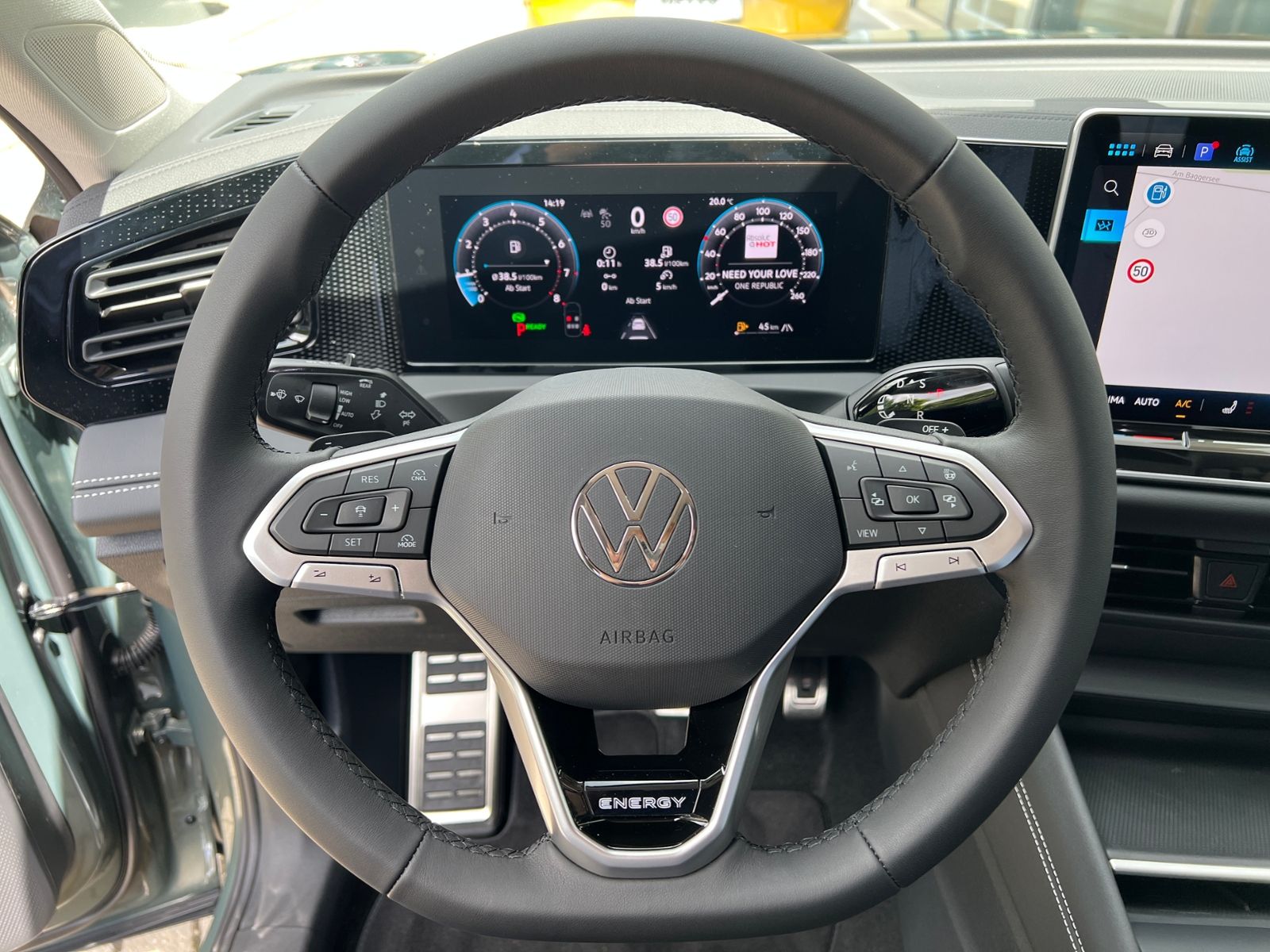 Fahrzeugabbildung Volkswagen Tiguan  Energy 1.5 eTSI DSG *AHK,AreaView,Navi,E