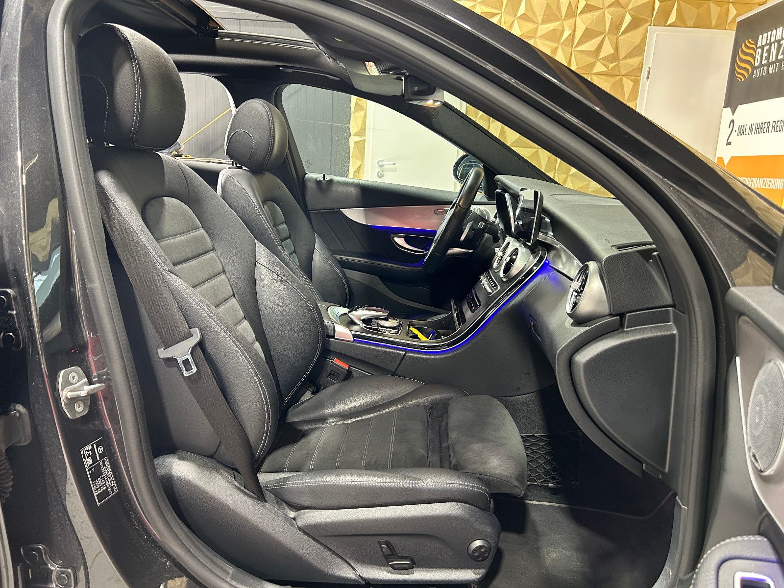 Fahrzeugabbildung Mercedes-Benz C 220 d/AMG-PAKET/PANO/ACC/360°/APPLE
