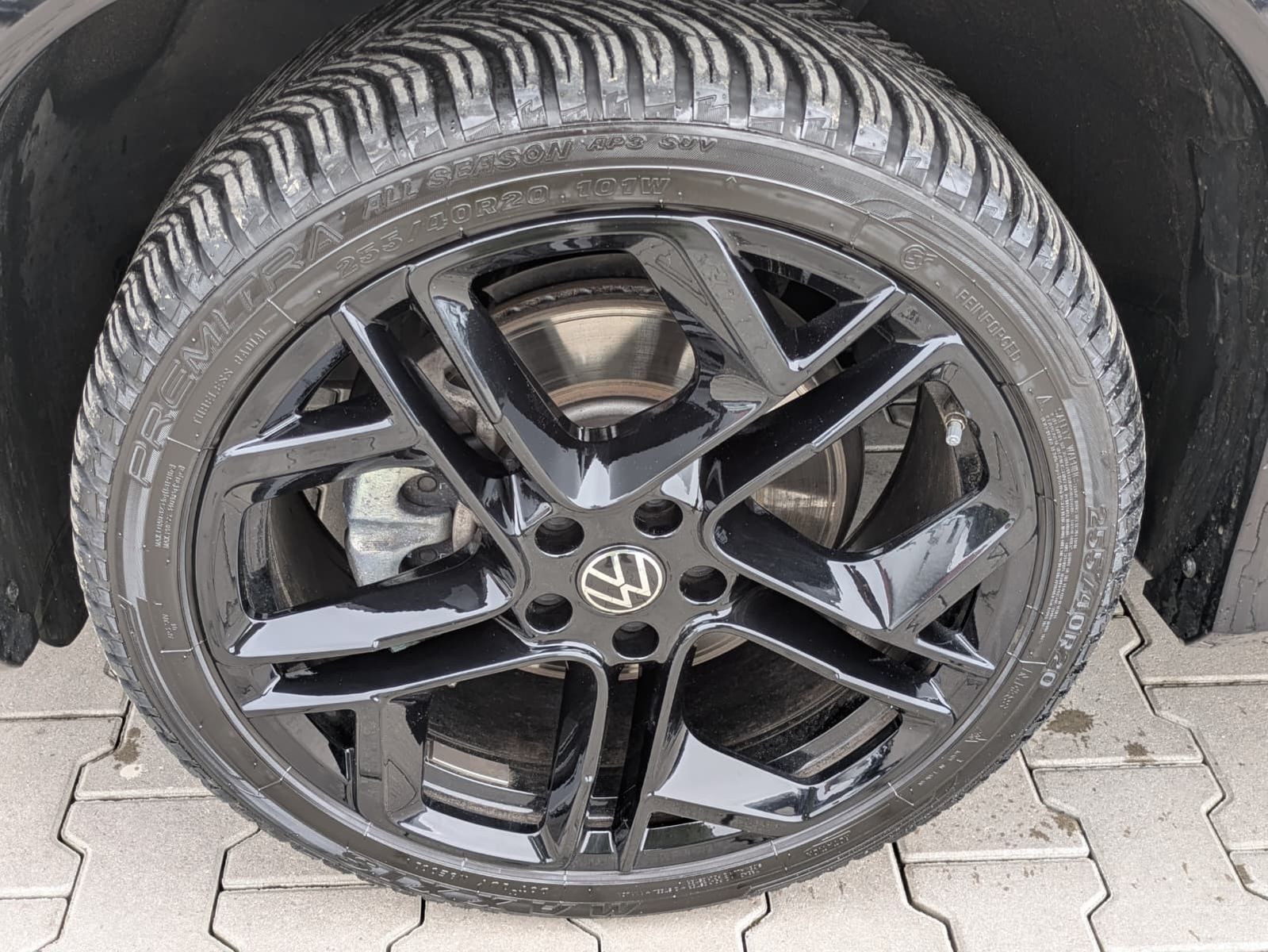 Fahrzeugabbildung Volkswagen Tayron 2.0 TDI 4M R-Line BLACK*7Si*MATRIX*PANO