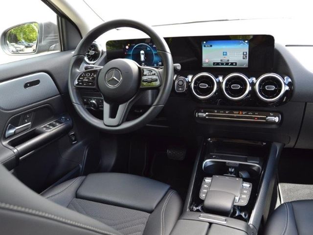 GLA 180 DCT Style LED/NAVI+VZE/17-ZOLL/GRA/RFK/P