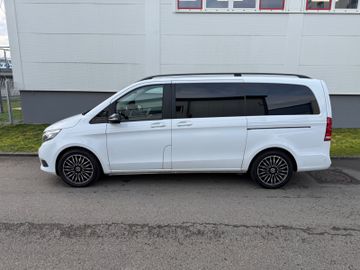 Mercedes V 220 - 2