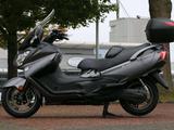 Suzuki Burgman 650 mit Top-Case - SUZUKI BURGMAN 650
