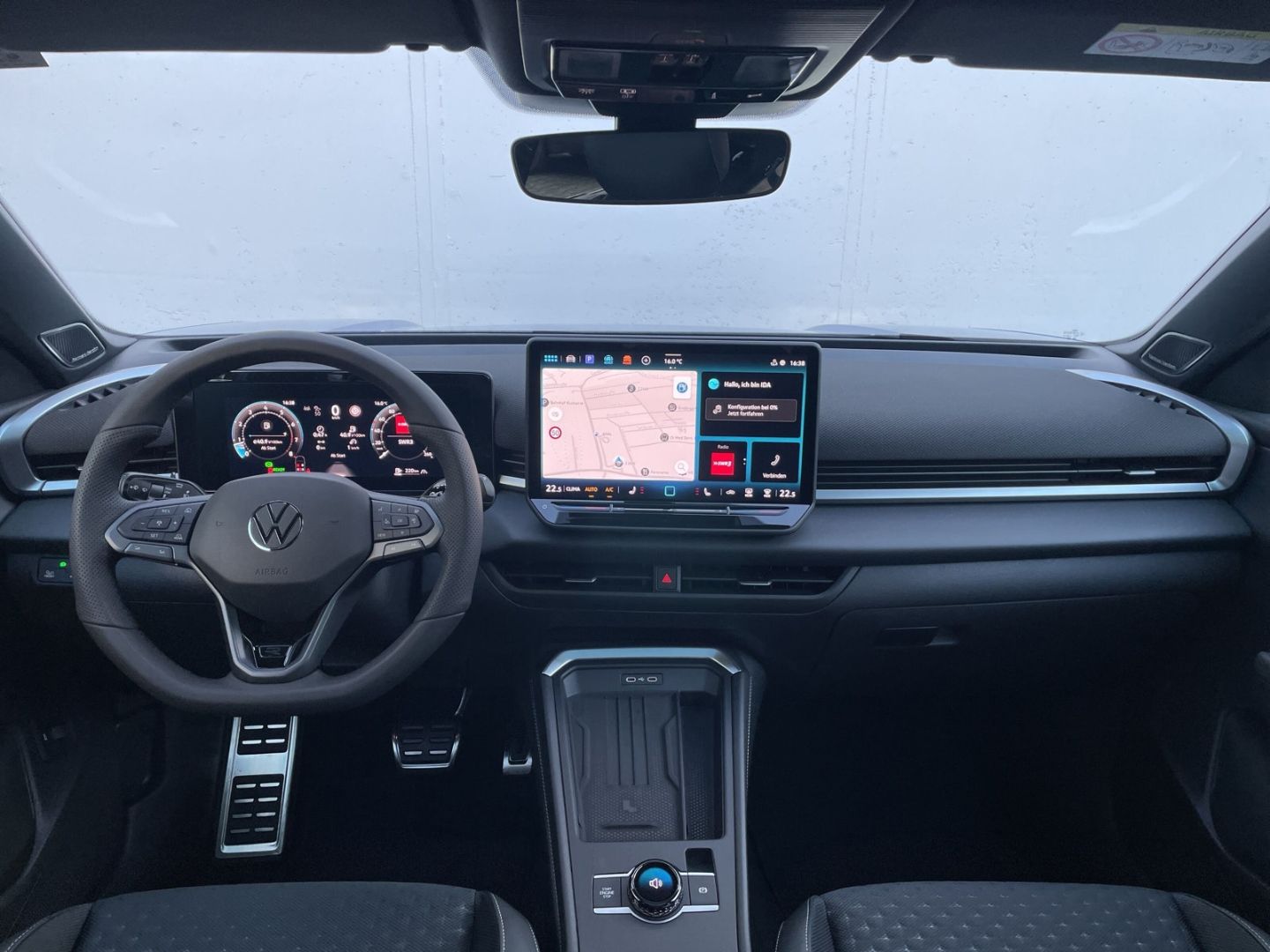 T-Roc R-Line 1.5 eTSI IQ.LIGHT/HUD/AHK/Pano/H&K 