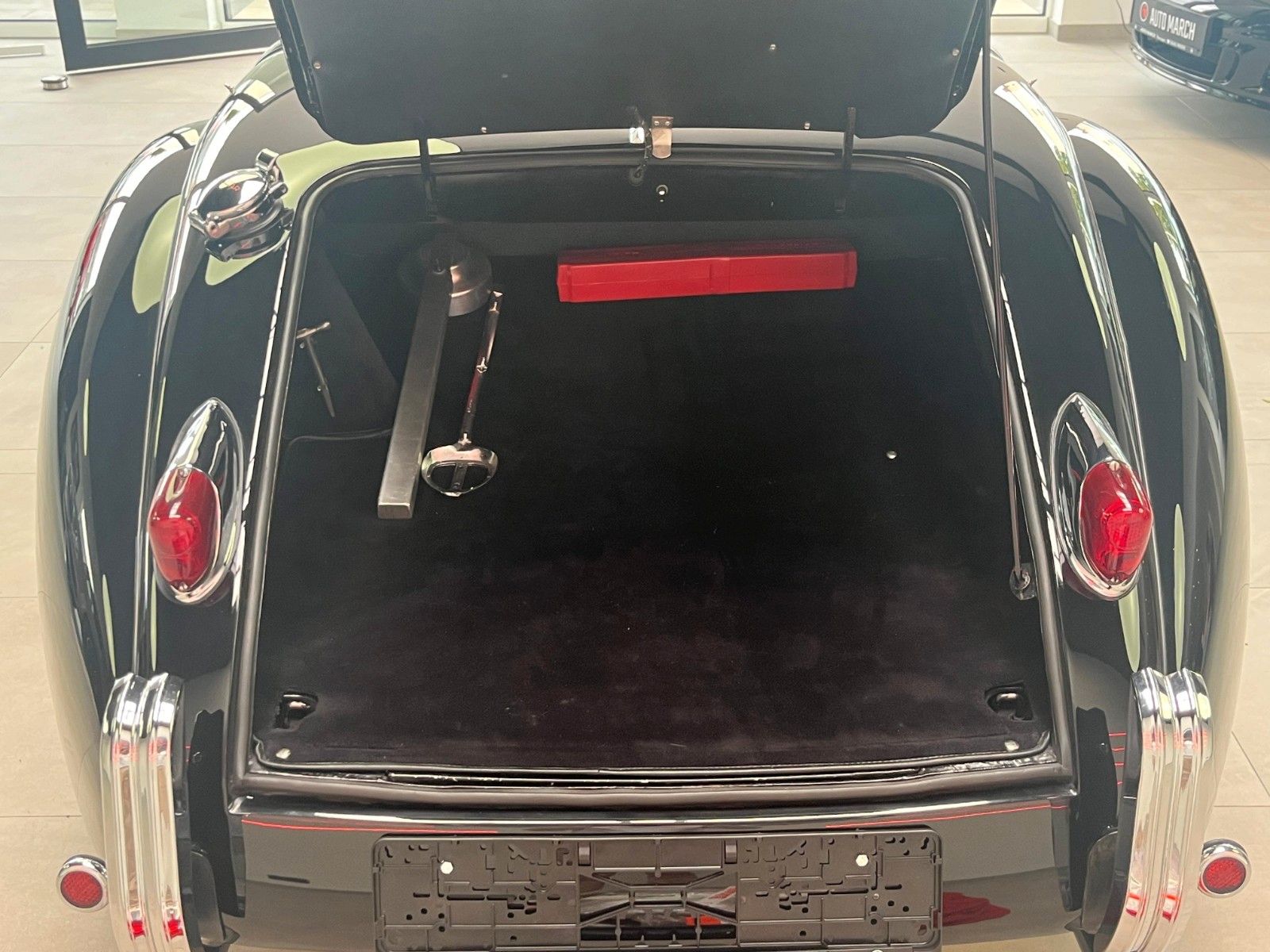 Fahrzeugabbildung Jaguar XK 140 SE-C OTS Roadster