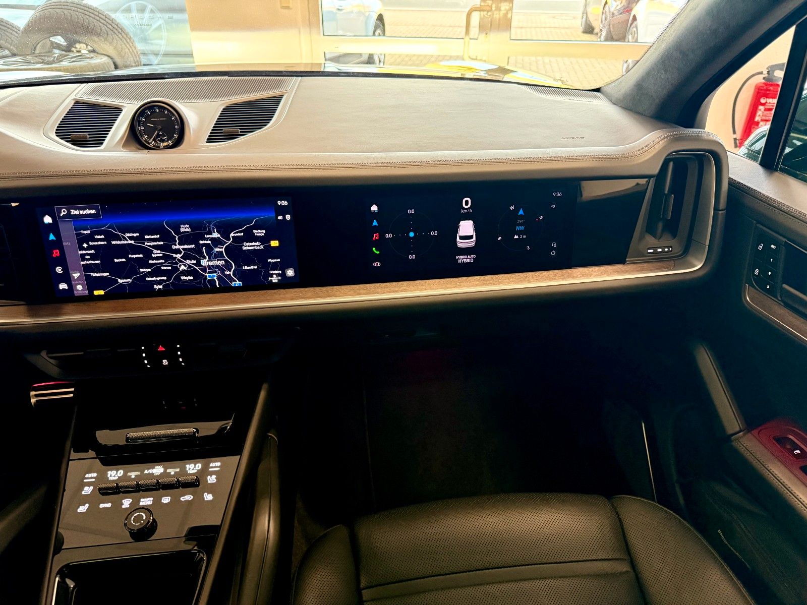 Fahrzeugabbildung Porsche Cayenne Turbo E-Hybrid SportDesign/PCCB/PTS/AHK