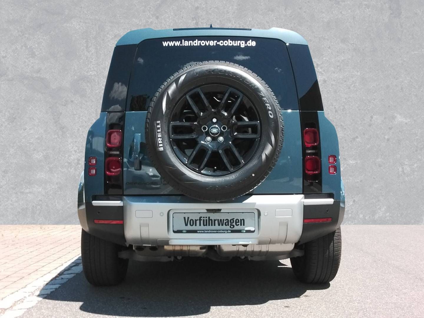 Fahrzeugabbildung Land Rover Defender 110 D250 S