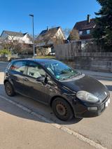 Fiat Punto 1.4 8V EASY - Fiat Punto EASY mit Benzin-Antrieb