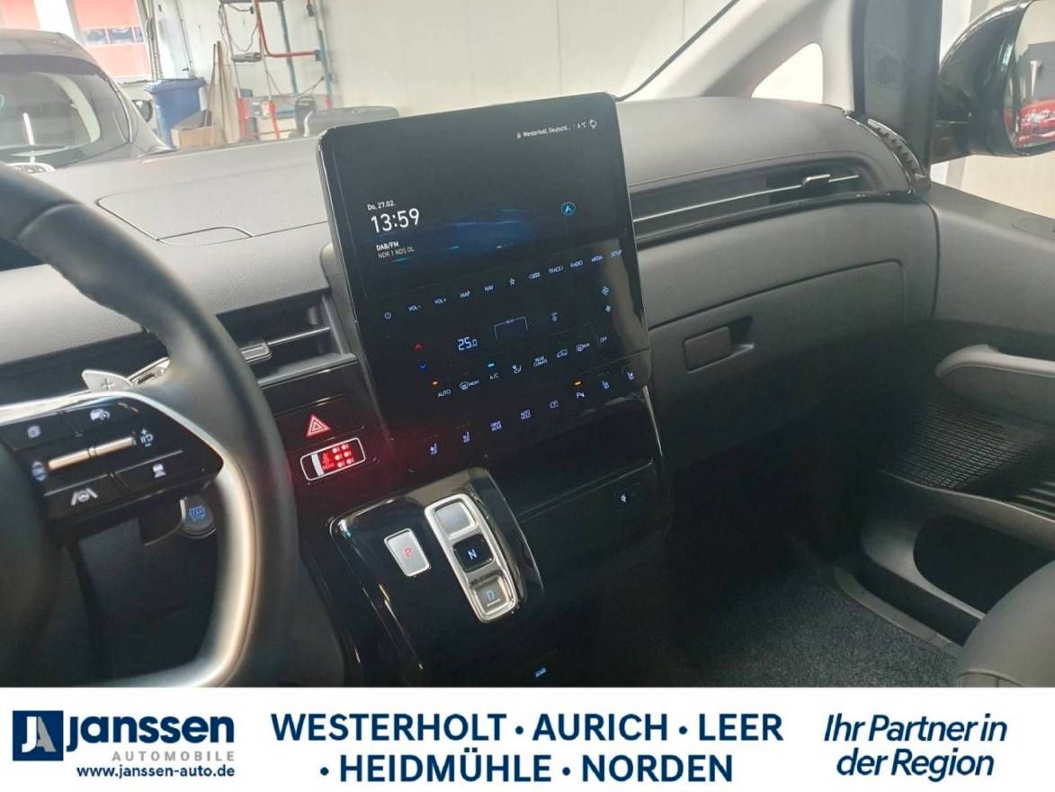 Fahrzeugabbildung Hyundai STARIA 9-Sitzer PRIME/Automatik/PDC/Navi/Rückfah