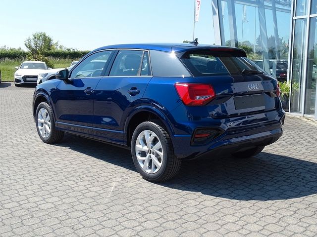 Q2 35TFSI S-tronic advanced / Optikpaket schwarz