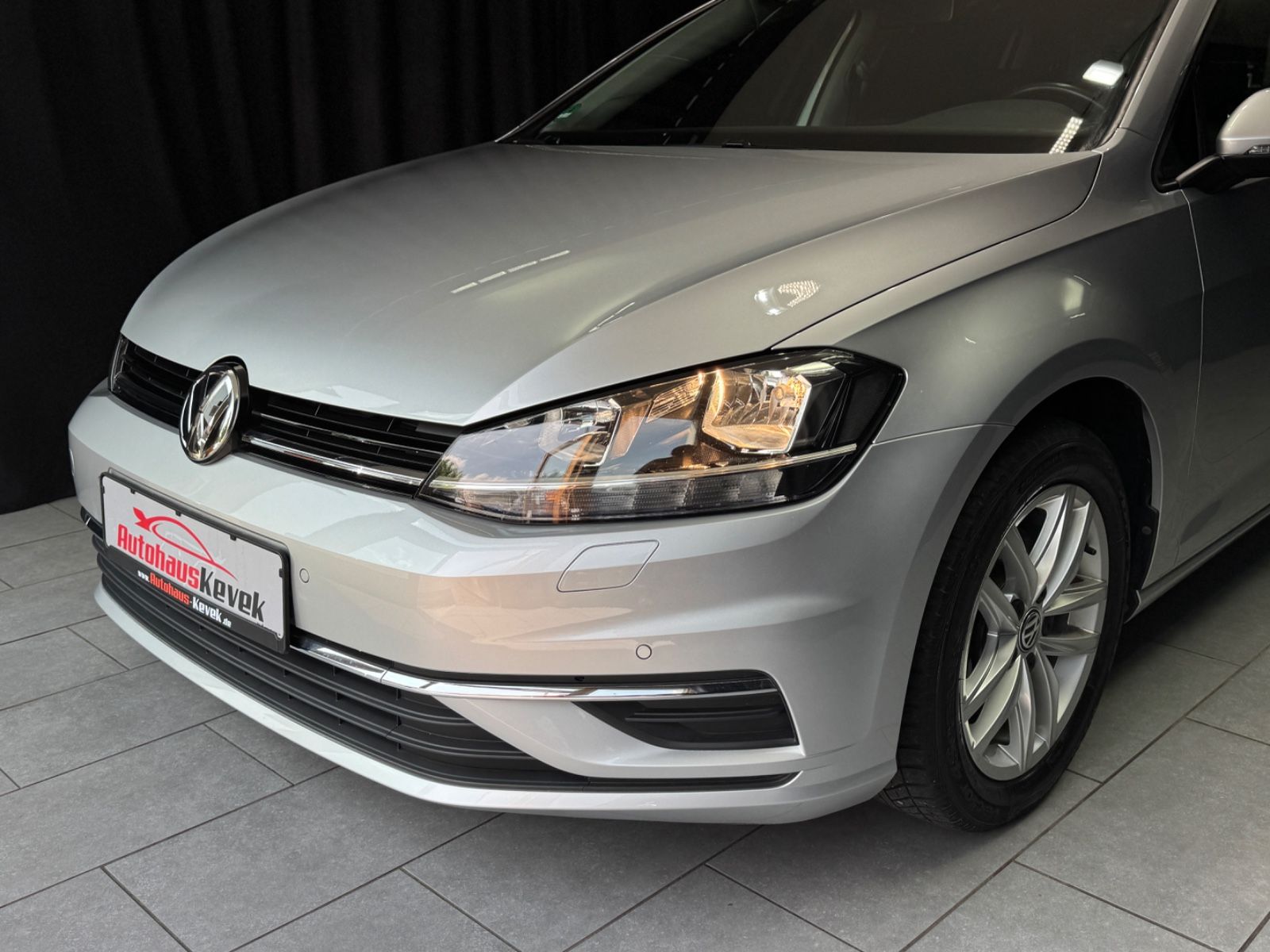 Fahrzeugabbildung Volkswagen Golf VII Variant Comfortline|NAVI|ACC|MASSAGE|