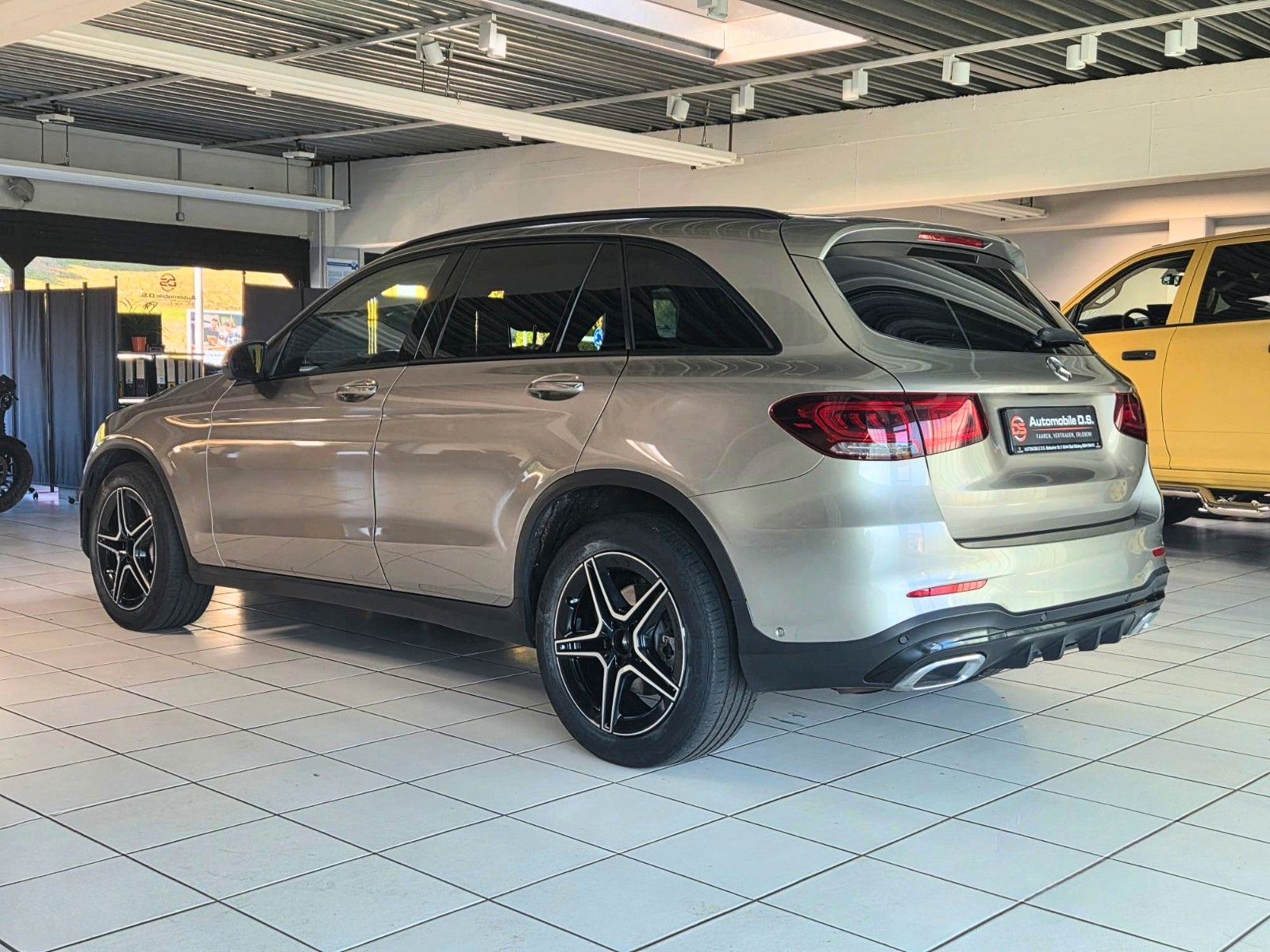MERCEDES-BENZ GLC 200 — zdjęcie 7
