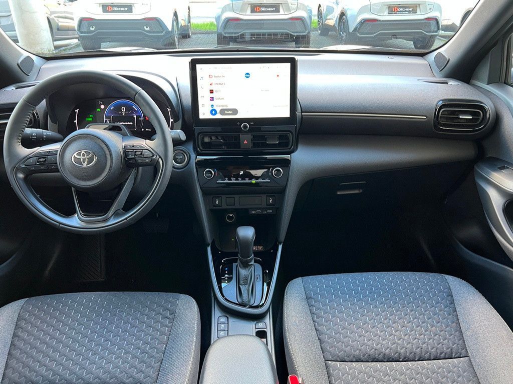 Fahrzeugabbildung Toyota Yaris Cross 1.5 E FWD Teamplayer KlimaA,LED,Navi
