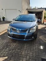 Toyota Avensis Combi Edition 1.8 Valvem. Multidrive... - Toyota Avensis mit Benzin-Antrieb: Kombi, Automatik, 1.8