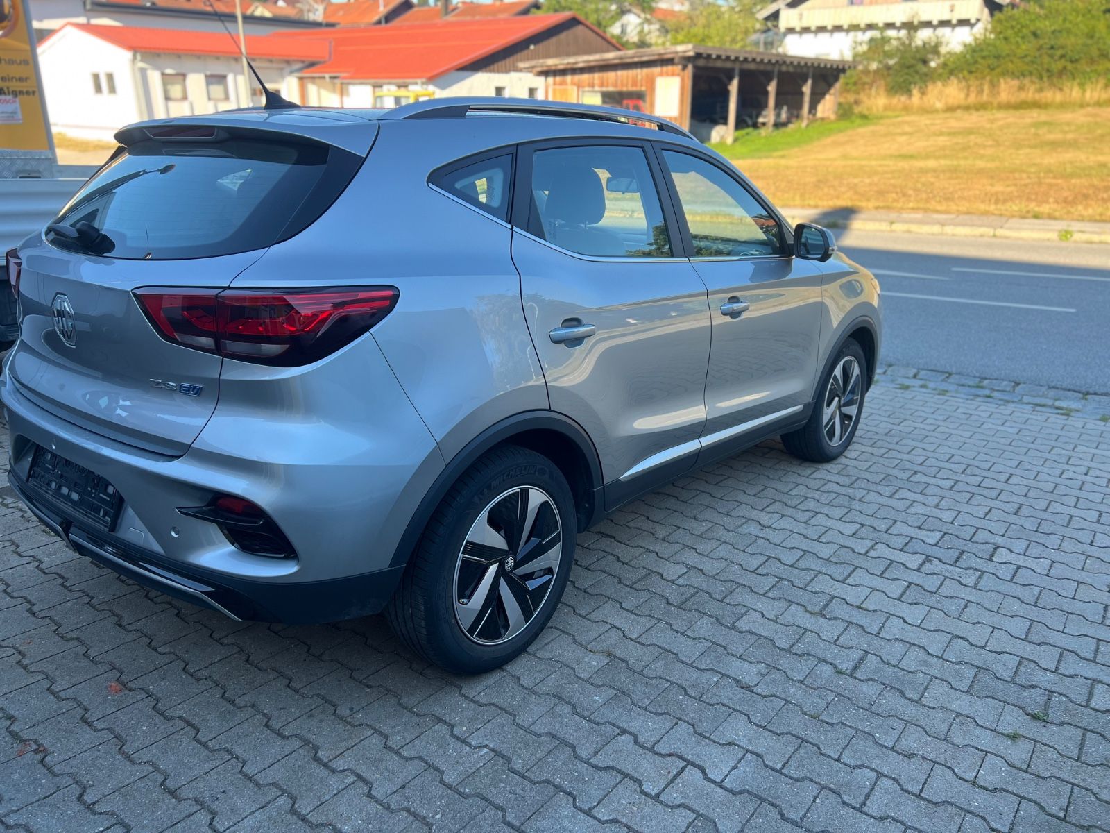 MG ZS