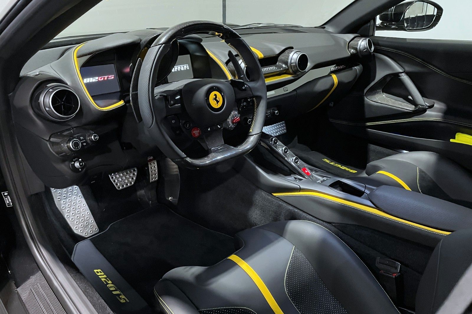 Fahrzeugabbildung Ferrari 812 GTS - FULL CARBON