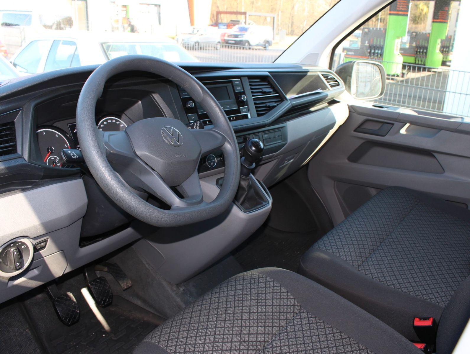 Fahrzeugabbildung Volkswagen T6 Caravelle 1. Hand UNFALL*