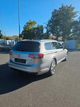 Volkswagen Passat Variant 2.0 TDI SCR 176kW DSG 4MOT Hi... - Volkswagen Passat Variant: Von Privat