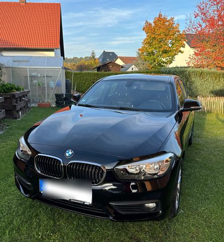 BMW 118i, Advantage Navi SHZ PDC USB / Ste...