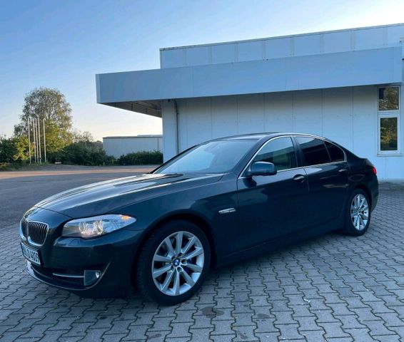 BMW 525d Lim/Aut/Head Up/Leder/Xenon/Glass...