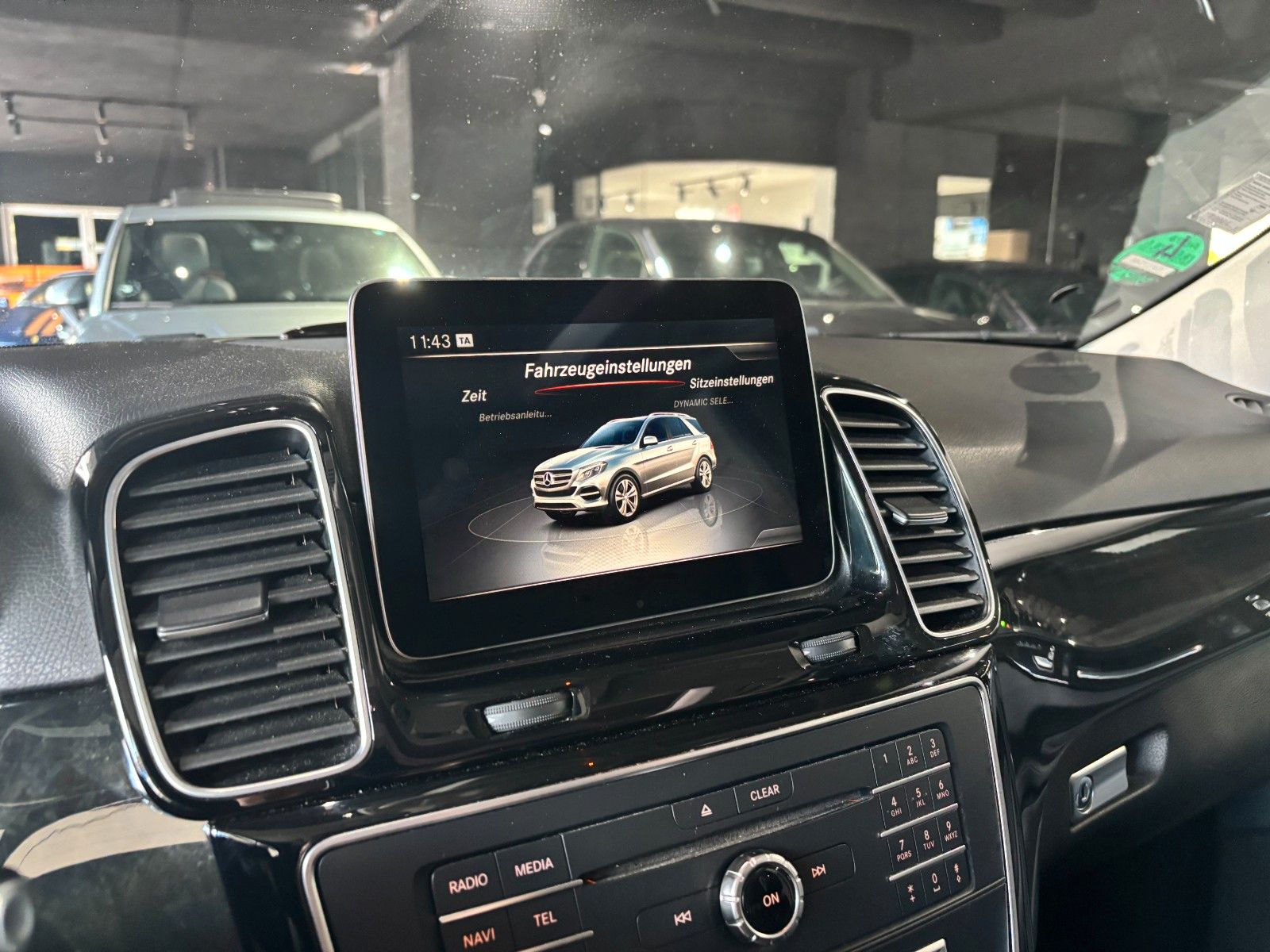 Fahrzeugabbildung Mercedes-Benz GLE 43 AMG 4Matic /PANO/MEMORY/360°/AMBIENTE