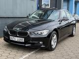 BMW 320i Luxury Line - BMW 320 aus 2012: 320i