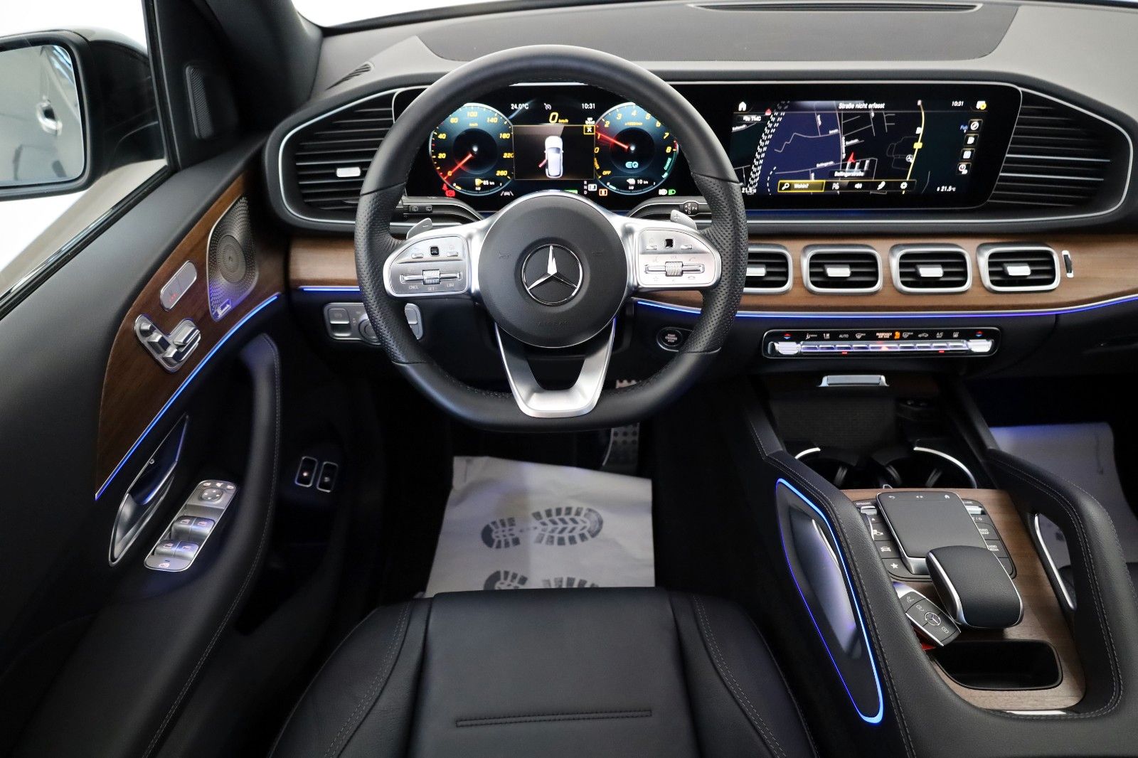 Fahrzeugabbildung Mercedes-Benz GLE 350e 4M AMG Leder,Navi,LED,PanDach,Night,360
