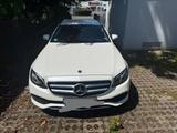 Mercedes-Benz E200 - Mercedes-Benz 200: 200e