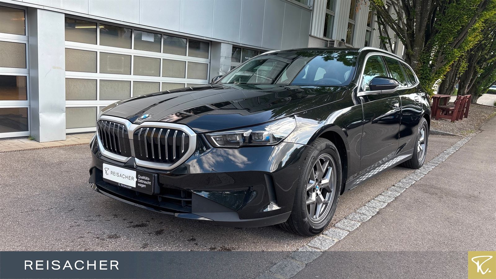 BMW 520d A xDrive Tou AHK,DA+,Navi,LED