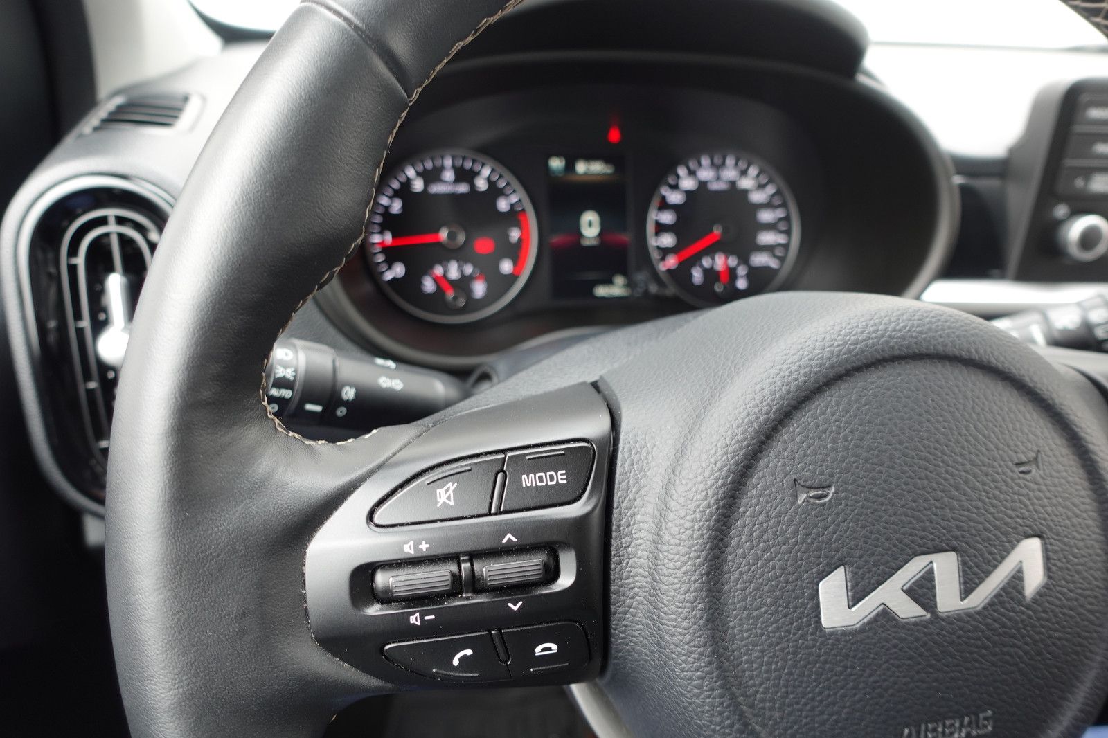 Fahrzeugabbildung Kia Picanto 1.0 Dream-Team Edition AMT  Radio BT,SHZ