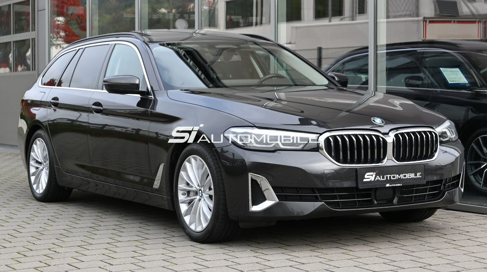 Fahrzeugabbildung BMW 530d xDr Touring °ACC°AHK°MEMO°PANO°STANDHEIZUNG