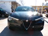 Alfa Romeo Stelvio Super Q4 - Alfa Romeo Stelvio mit Benzin-Antrieb: Automatik