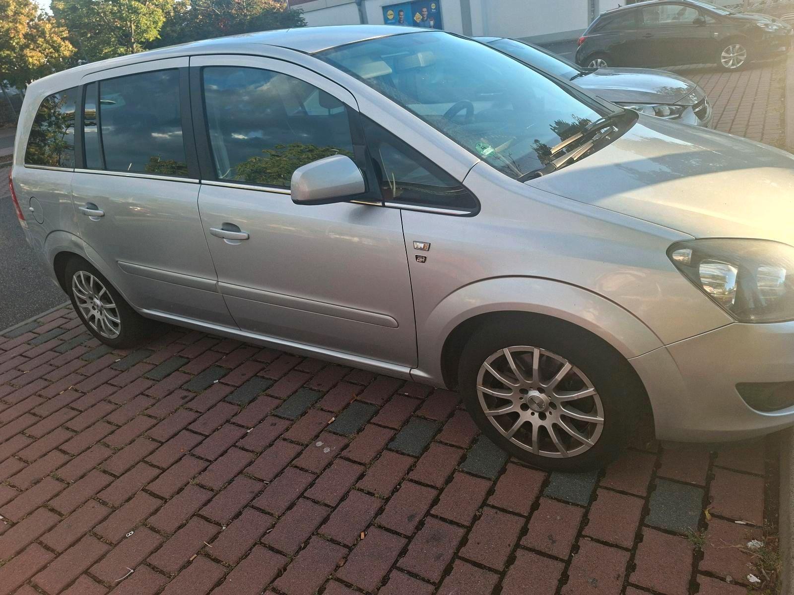 Opel Zafira 2010 — photo 6