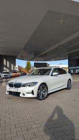 BMW 320i xDrive Luxury Line Automatik - BMW 320 Limousine 320i xdrive mit Benzin-Antrieb