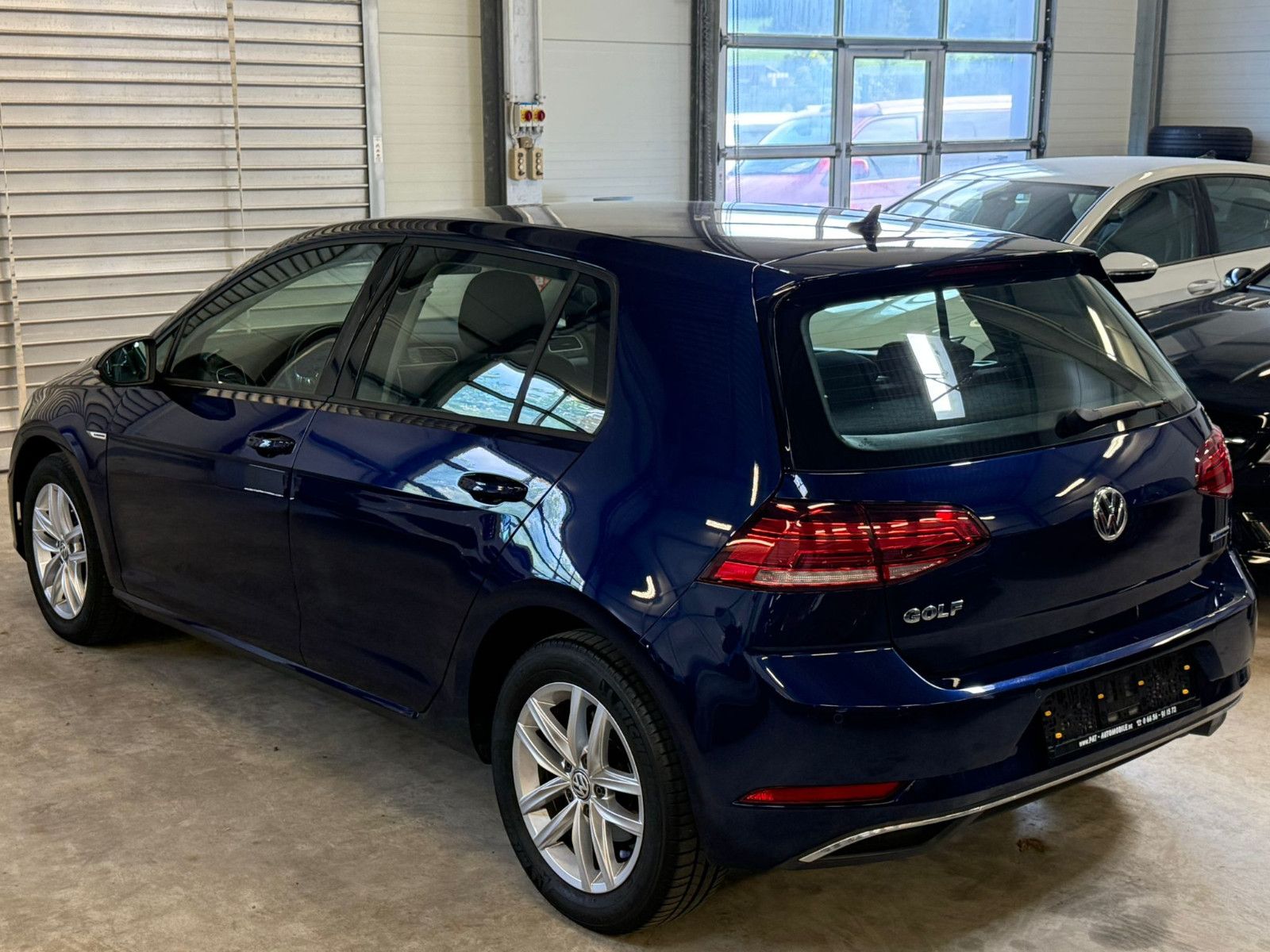 Fahrzeugabbildung Volkswagen Golf VII Lim. Comfortline CNG ACC AHK Kamera SHZ