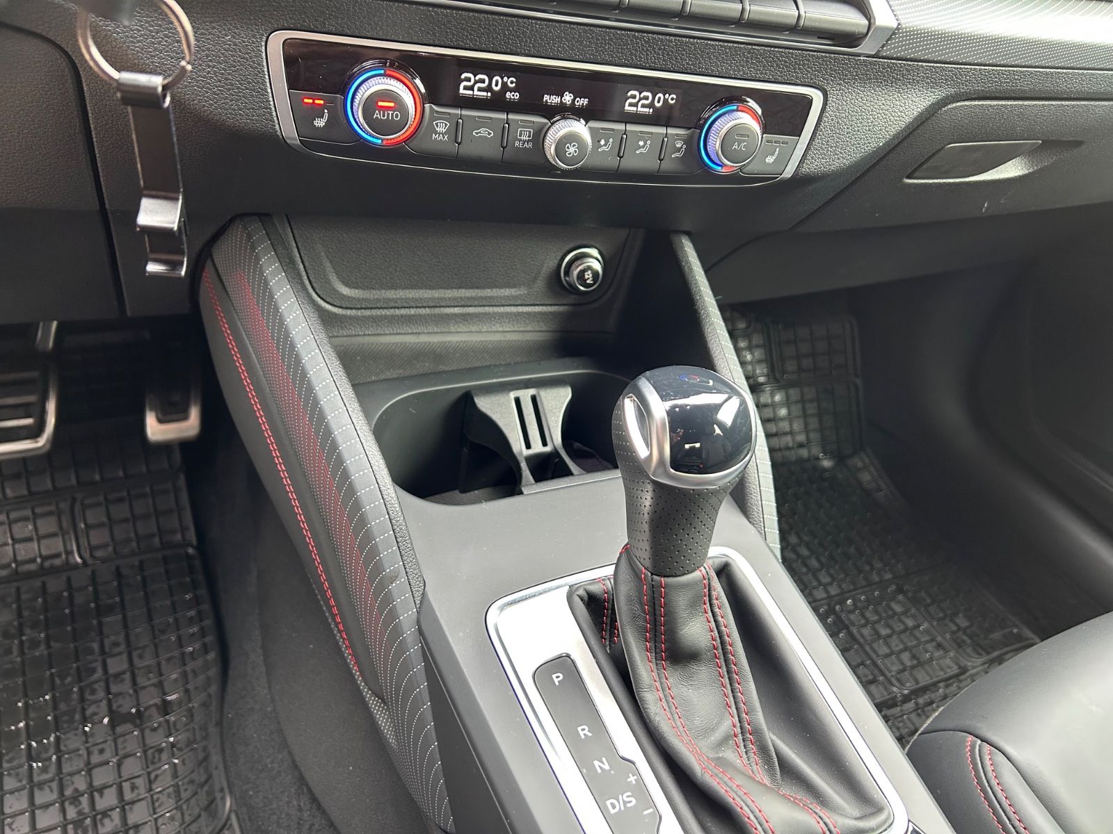 Fahrzeugabbildung Audi Q2 40 TFSI quattro S line