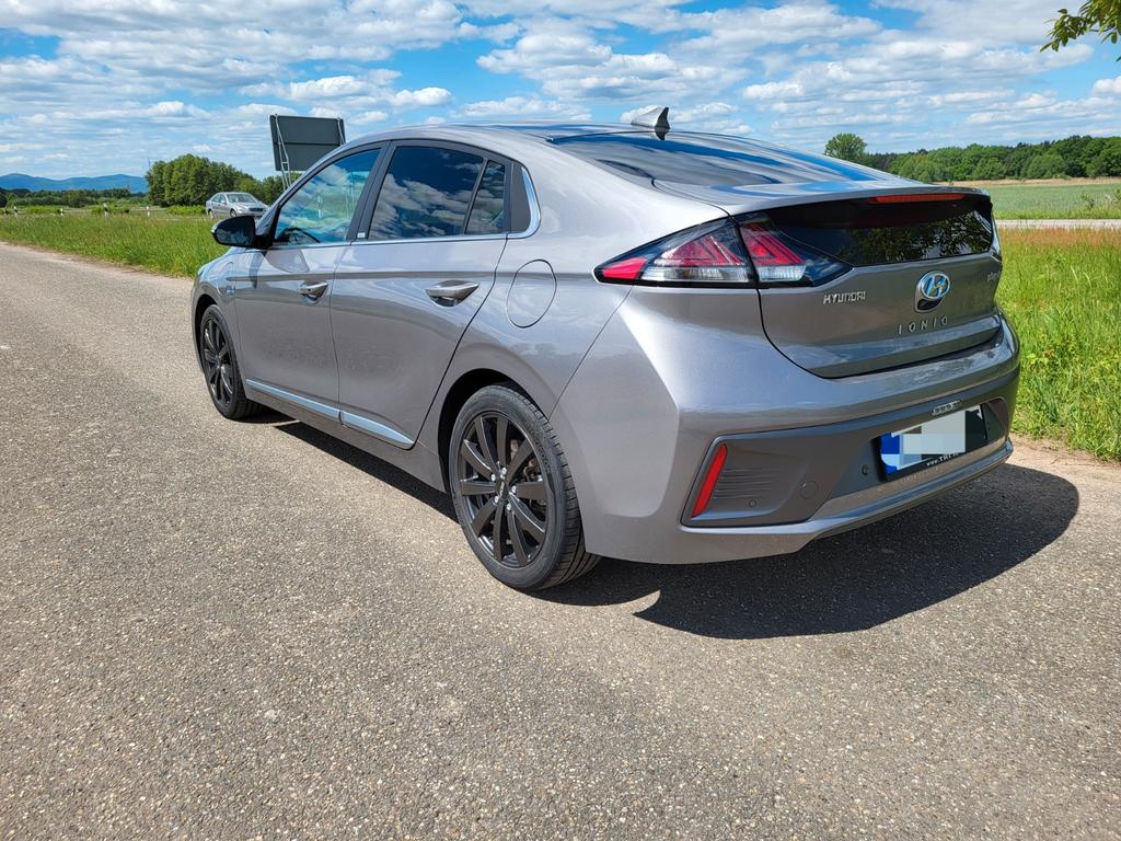 Hyundai IONIQ