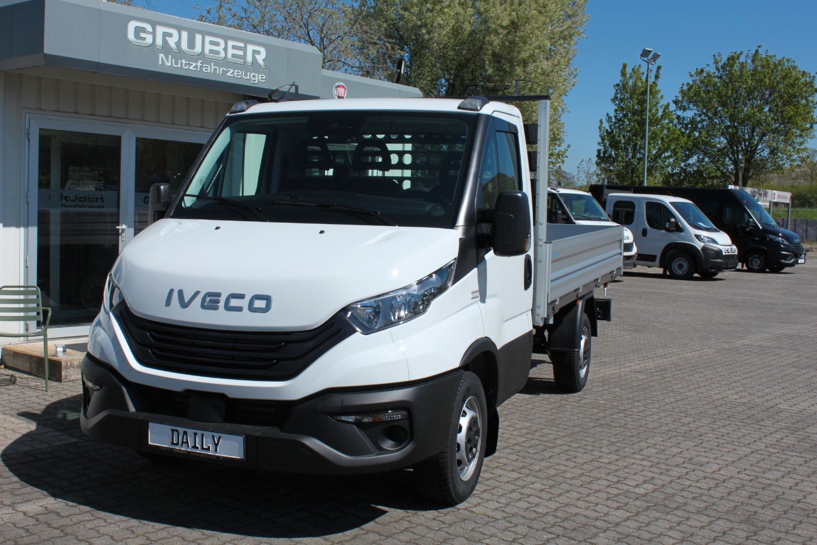 Fahrzeugabbildung Iveco Daily Kipper 3,5 Ton AHK;FS-Vorbereitung