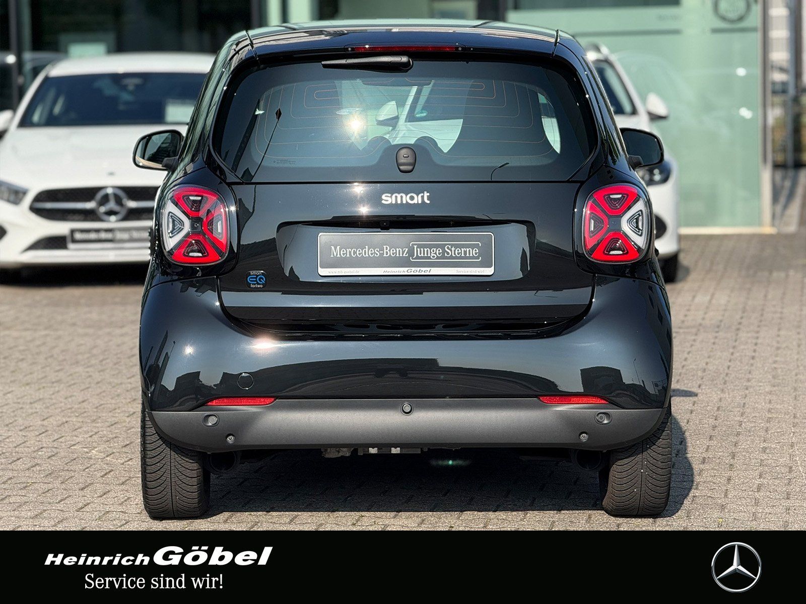 Fahrzeugabbildung Smart SMART EQ FORTWO*PANO*AMBIENTE*KAMERA*LED*PDC