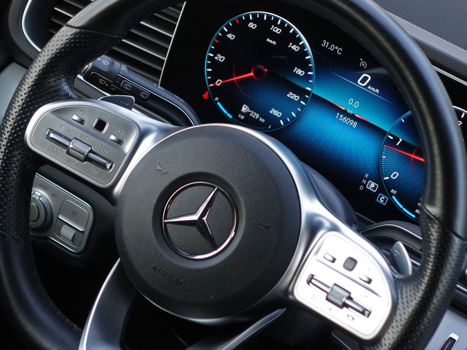 Fahrzeugabbildung Mercedes-Benz GLE 300d 4MATIC 9G-Tronic AMG Line M-BEAM AHK