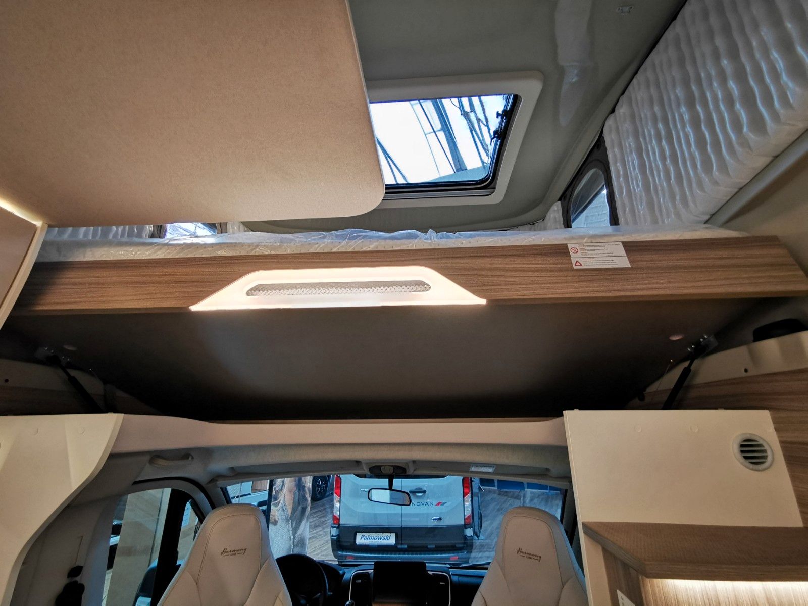 Fahrzeugabbildung Bürstner Lyseo Gallery TD 689 G SIE SPAREN  € 41.729!