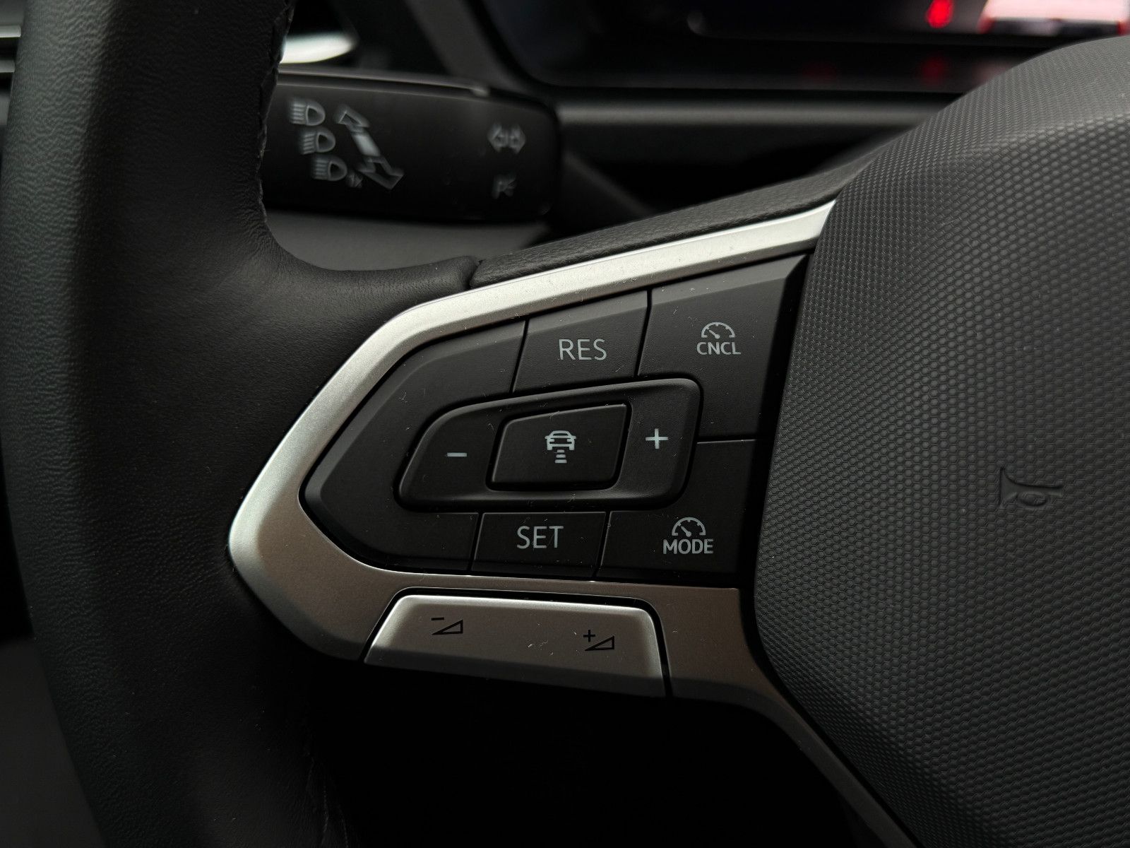 Fahrzeugabbildung Volkswagen Caddy Edition Maxi 7-Sitzer ACC AHK LED Pano Kam